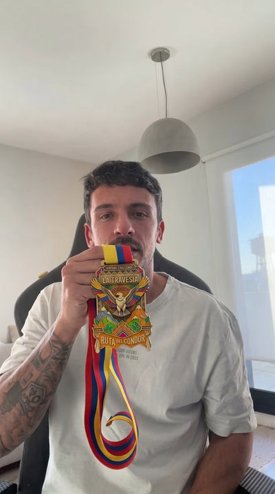 Finalista con su medalla